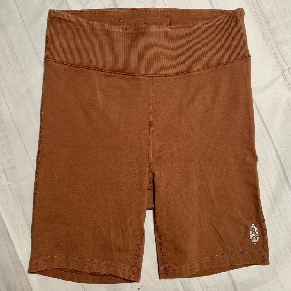 Free People Movement light brown biker shorts yoga size S.